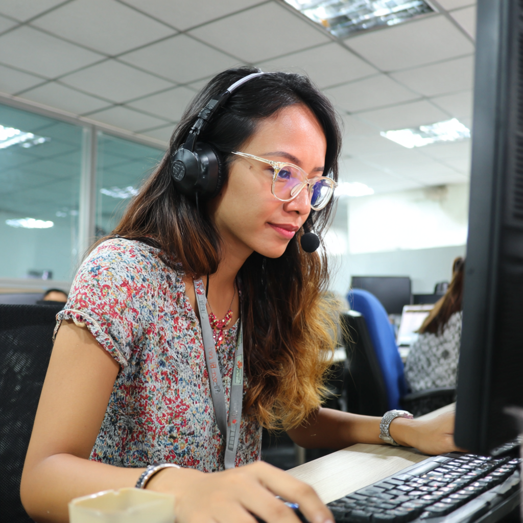 Offshore service desk technicians and save on IT maintenance